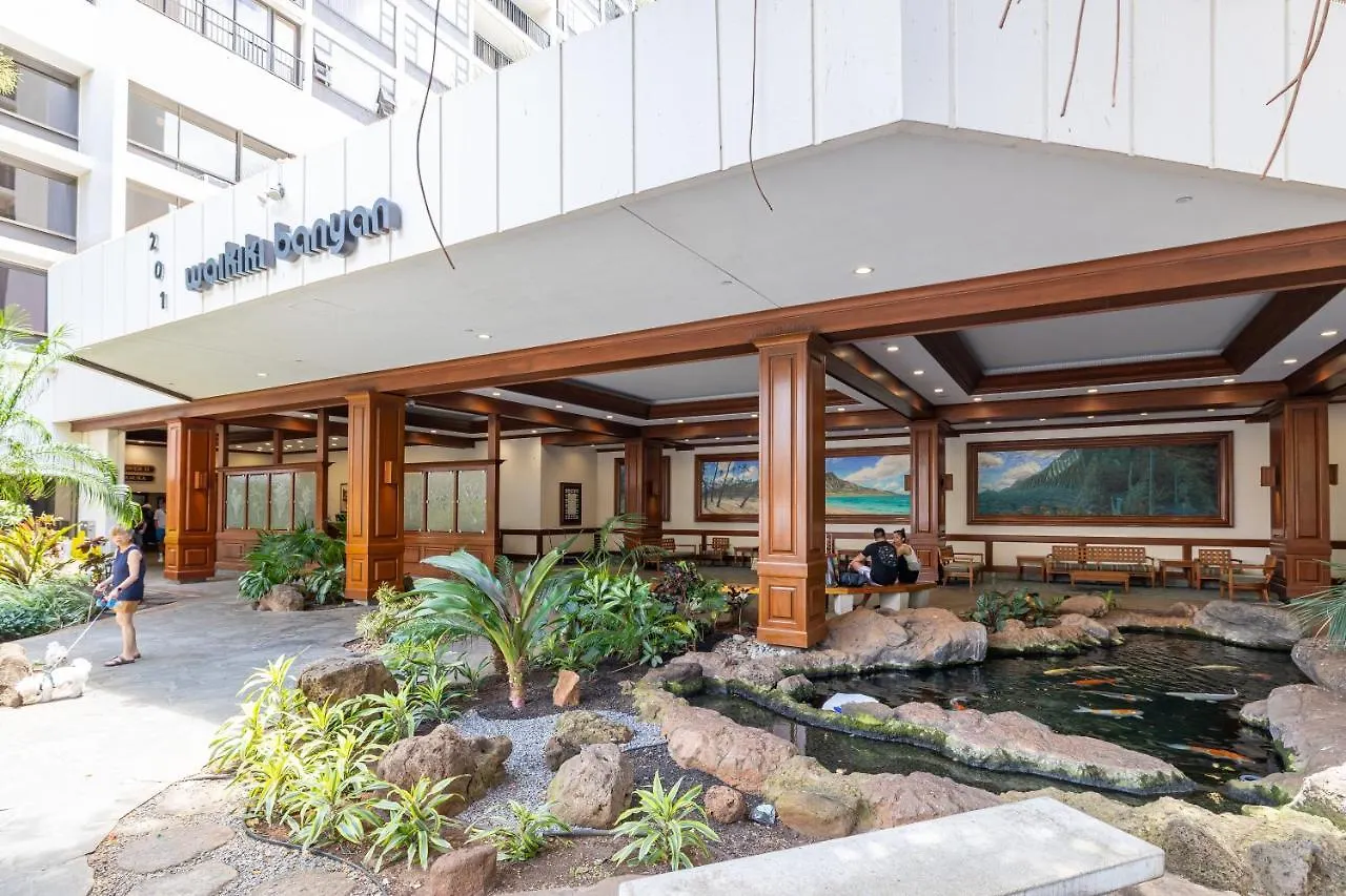 Waikiki Banyan Fabulous Ocean View Condo With Free Parking Гонолулу США