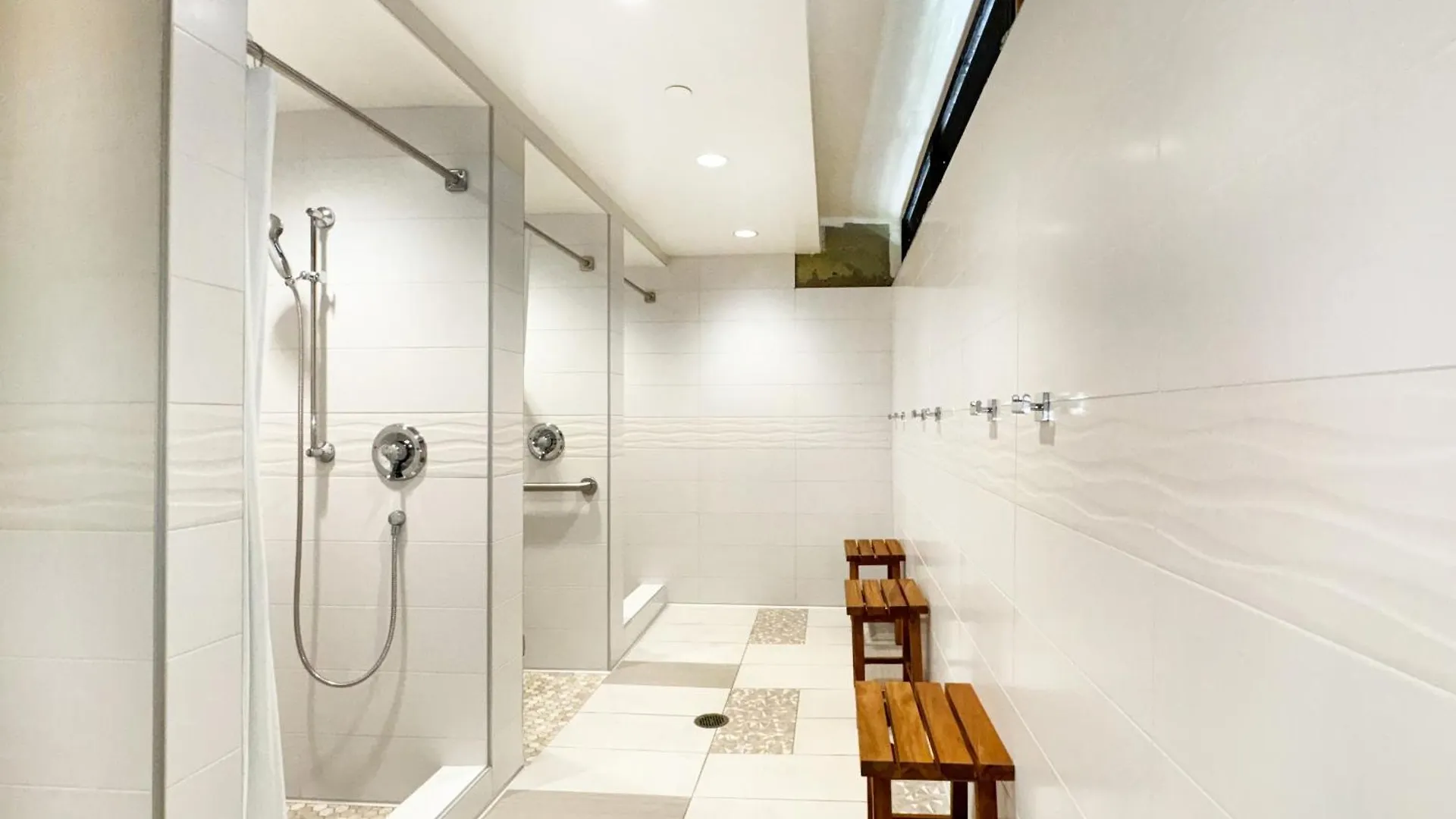 Waikiki Banyan Fabulous Ocean View Condo With Free Parking Гонолулу