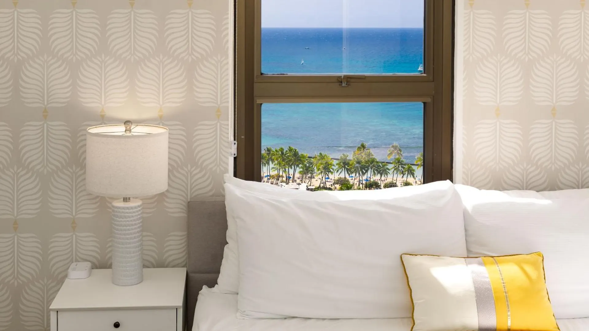 Waikiki Banyan Fabulous Ocean View Condo With Free Parking Гонолулу 0*,