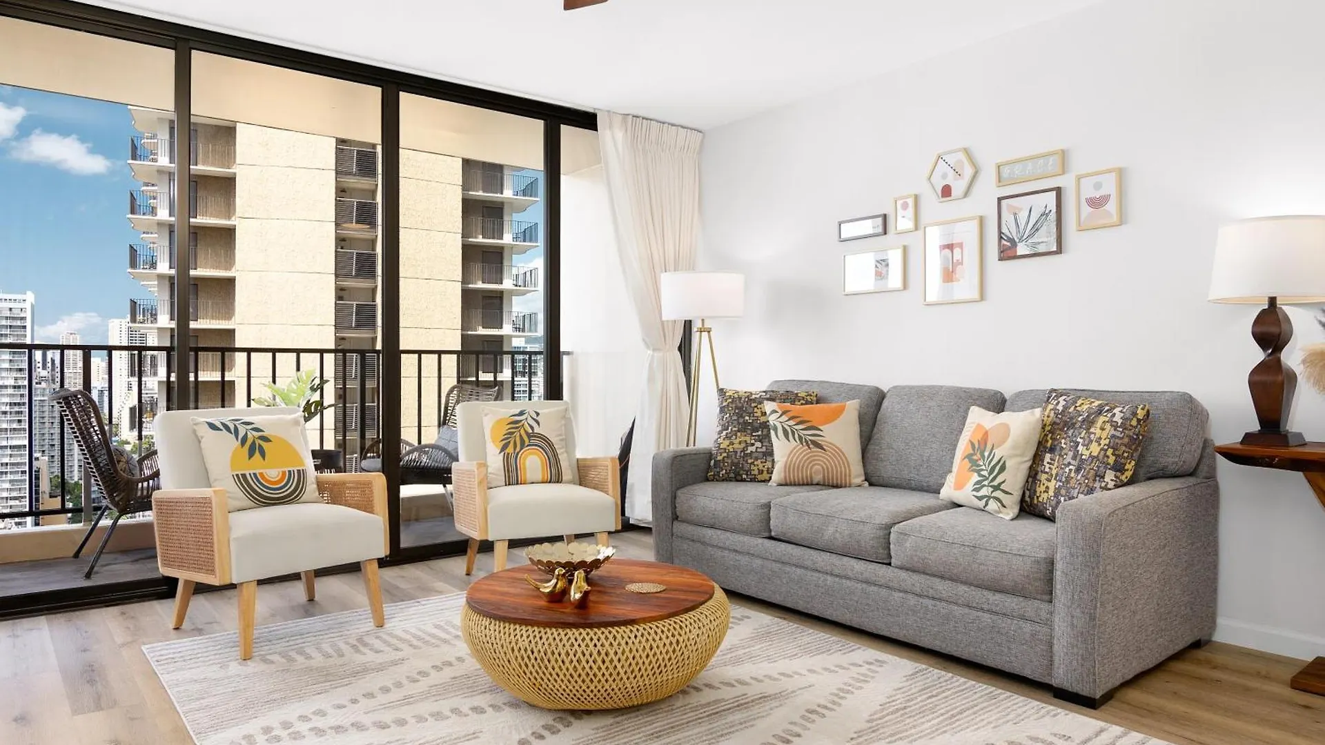 Waikiki Banyan Fabulous Ocean View Condo With Free Parking Гонолулу