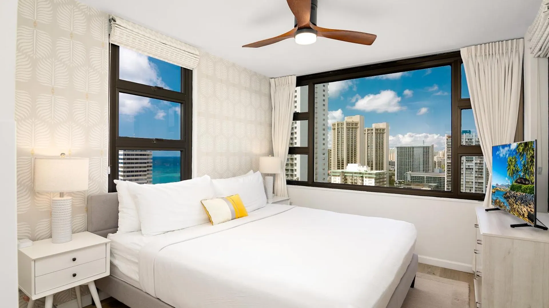 Waikiki Banyan Fabulous Ocean View Condo With Free Parking Гонолулу Апартаменты